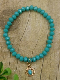 STONE PENDANT ON BEADED BRACELET