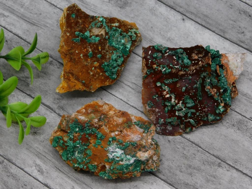 MALACHITE ROCK STONE LAPIDARY SPECIMEN: MALACHITE ROCK STONE LAPIDARY SPECIMEN