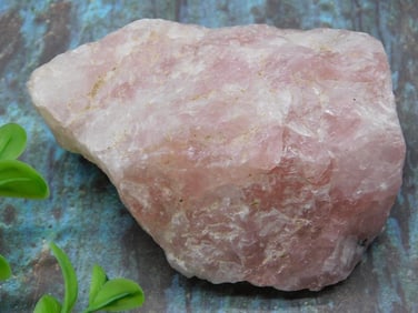 ROSE QUARTZ ROCK STONE LAPIDARY SPECIMEN