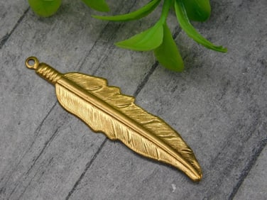 FEATHER PENDANT