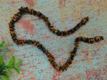 TIGER EYE CHIP BEADS ROCK STONE LAPIDARY SPECIMEN