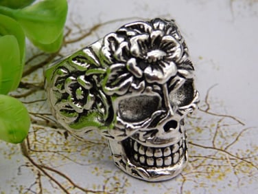 Skull Ring Size 10.5