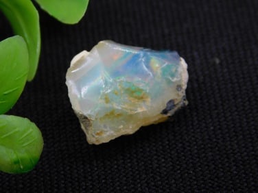 Opal ROCK STONE LAPIDARY SPECIMEN