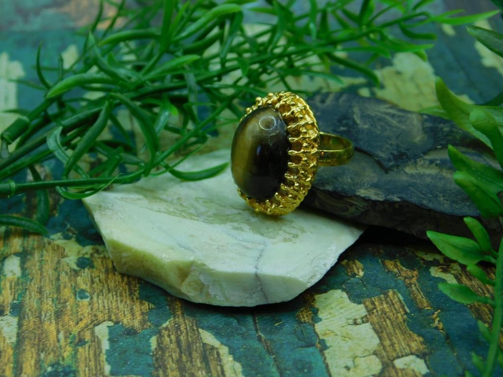 TIGERS EYE RING ROCK STONE LAPIDARY SPECIMEN: TIGERS EYE RING ROCK STONE LAPIDARY SPECIMEN