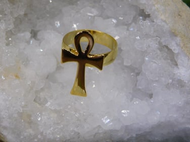 ANKH RING ROCK STONE LAPIDARY SPECIMEN