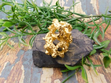 RING ROCK STONE LAPIDARY SPECIMEN