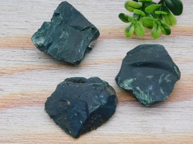 BLOODSTONE ROCK STONE LAPIDARY SPECIMEN