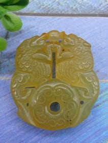 CARVED JADE ROCK STONE LAPIDARY SPECIMEN