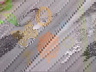 Assorted Decorative Metal and Wood Pieces