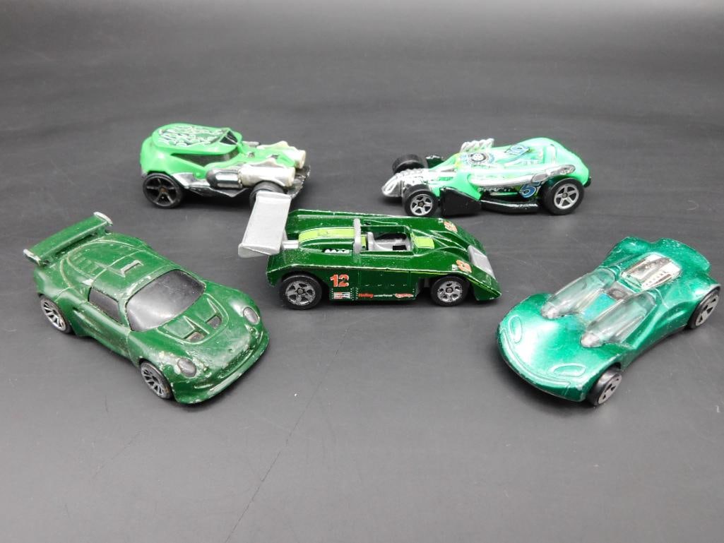 Lot of 5 Green Die-Cast Toy Cars, Various Manufacturers: Lot of 5 Green Die-Cast Toy Cars, Various Manufacturers