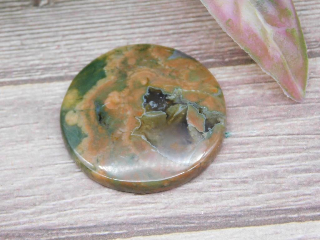 Polished Round Stone with Multicolor Pattern: Polished Round Stone with Multicolor Pattern