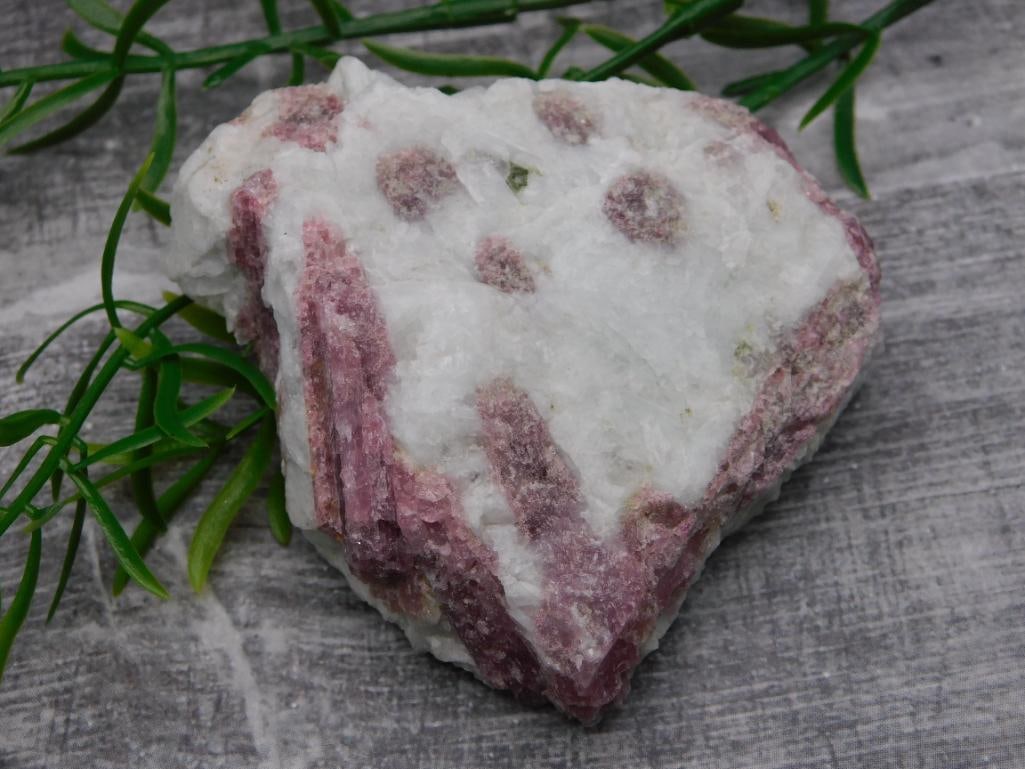 PINK TOURMALINE ROCK STONE LAPIDARY SPECIMEN: PINK TOURMALINE ROCK STONE LAPIDARY SPECIMEN