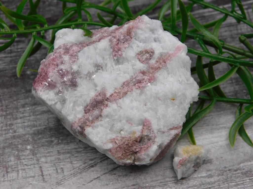 PINK TOURMALINE ROCK STONE LAPIDARY SPECIMEN: PINK TOURMALINE ROCK STONE LAPIDARY SPECIMEN
