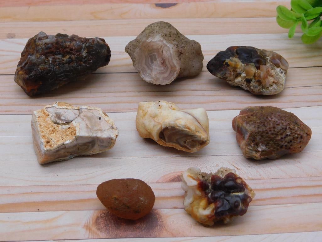 MIXED ROUGH LOT ROCK STONE LAPIDARY SPECIMEN: MIXED ROUGH LOT ROCK STONE LAPIDARY SPECIMEN