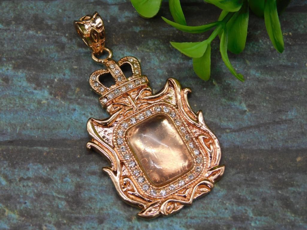 VICTORIAN STYLE RECTANGLE ROSE GOLD PLATED PENDANT: VICTORIAN STYLE RECTANGLE ROSE GOLD PLATED PENDANT