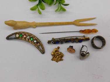 Vintage Jewelry and Accessories