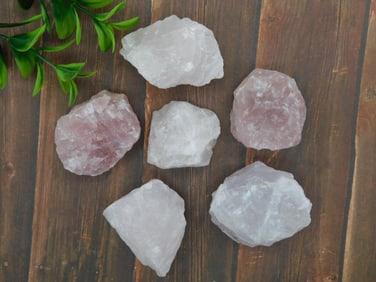 ROSE QUARTZ ROCK STONE LAPIDARY SPECIMEN