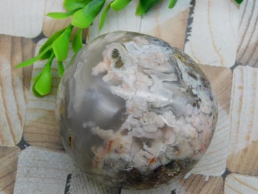 HATMANS FLOWER PETAL AGATE ROCK STONE LAPIDARY SPECIMEN