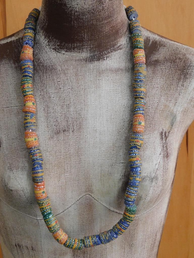 AFRICAN TRADE BEADS ROCK STONE LAPIDARY SPECIMEN: AFRICAN TRADE BEADS ROCK STONE LAPIDARY SPECIMEN