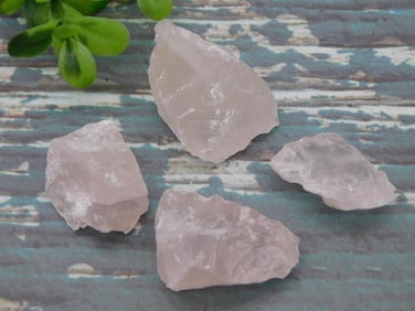 ROSE QUARTZ ROCK STONE LAPIDARY SPECIMEN