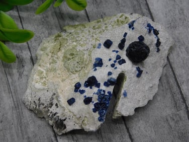 BLUEBERRY FLUORITE ROCK STONE LAPIDARY SPECIMEN