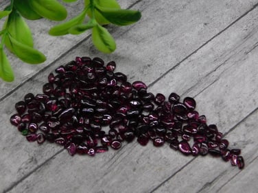 GARNET ROCK STONE LAPIDARY SPECIMEN