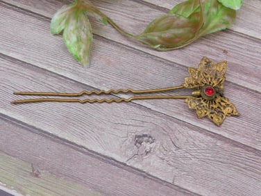 Gold-Tone Hairpin with Red Gemstone Accent