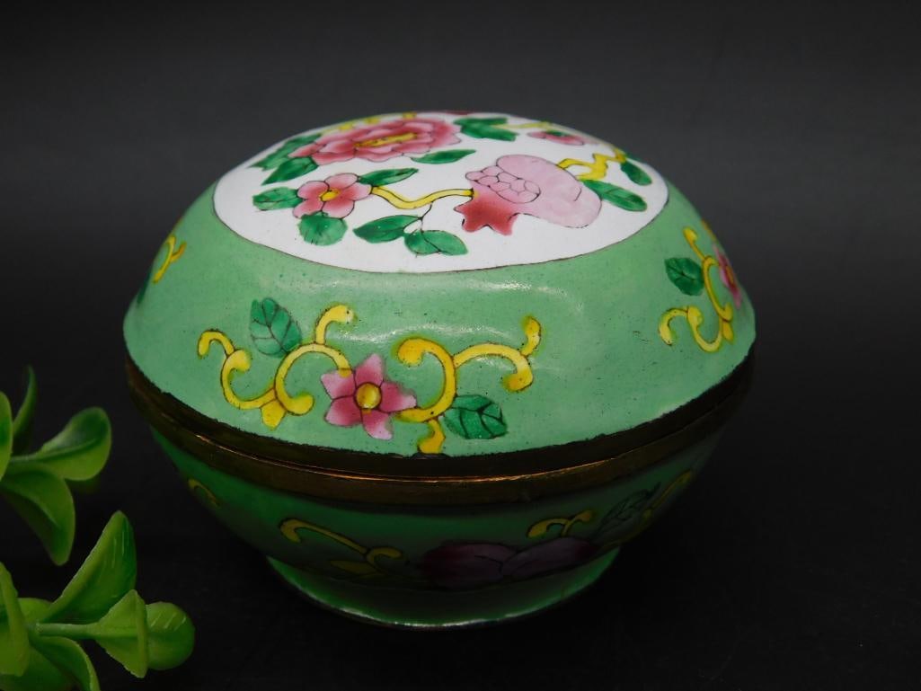 Cloisonn? Enameled Trinket Box with Floral Design: Cloisonn? Enameled Trinket Box with Floral Design