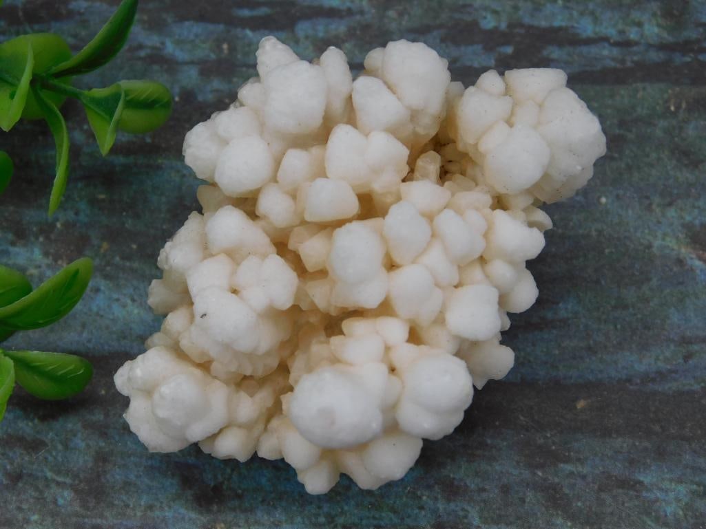 White Mineral Cluster Specimen Weighing 97 Grams: White Mineral Cluster Specimen Weighing 97 Grams