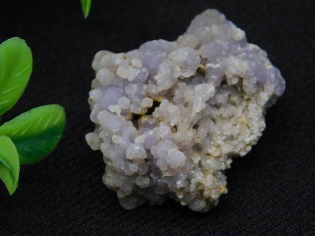 GRAPE AGATE ROCK STONE LAPIDARY SPECIMEN: GRAPE AGATE ROCK STONE LAPIDARY SPECIMEN