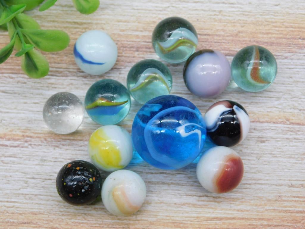 GLASS PLAYING MARBLES: GLASS PLAYING MARBLES