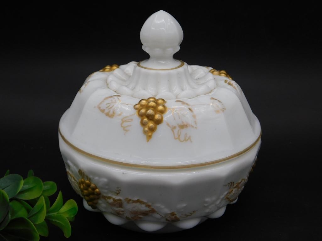 Vintage White Porcelain Box With Gold Grapes Motif: Vintage White Porcelain Box With Gold Grapes Motif