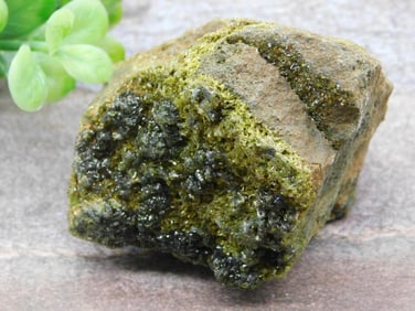 EPIDOTE ROCK STONE LAPIDARY SPECIMEN