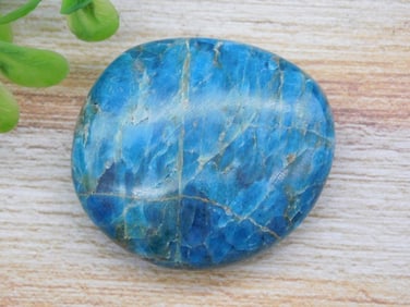 APATITE ROCK STONE LAPIDARY SPECIMEN