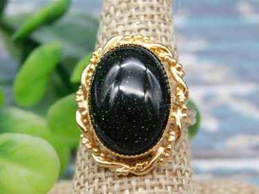 GREEN GOLDSTONE RING ROCK STONE LAPIDARY SPECIMEN