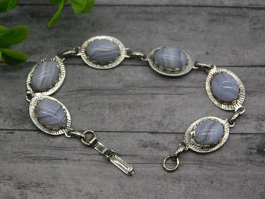 BLUE LACE AGATE BRACELET ROCK STONE LAPIDARY SPECIMEN