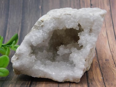 GEODE ROCK STONE LAPIDARY SPECIMEN