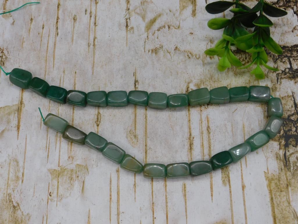 AVENTURINE BEADS ROCK STONE LAPIDARY SPECIMEN: AVENTURINE BEADS ROCK STONE LAPIDARY SPECIMEN