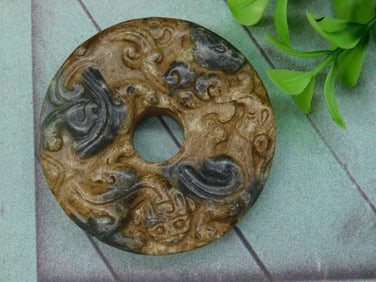 CARVED JADE ROCK STONE LAPIDARY SPECIMEN