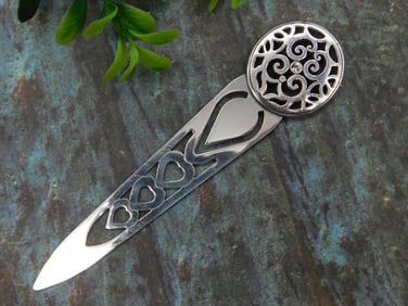 Silver-Tone Filigree Decorative Bookmark with Heart Motif