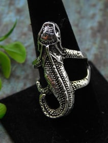 Silver-Toned Lizard Design Ring, Size 9