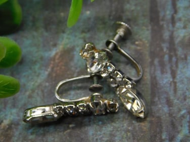 Vintage Screw-Back Clear Faceted Rhinestone Earrings