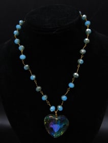 IRRIDESCENT HEART PENDANT ON SPARKLE BEAD NECKLACE
