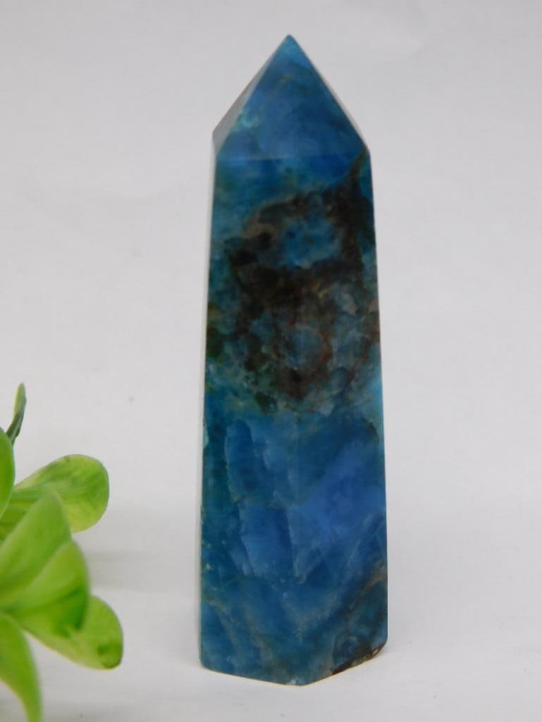BLUE APATITE TOWER ROCK STONE LAPIDARY SPECIMEN: BLUE APATITE TOWER ROCK STONE LAPIDARY SPECIMEN