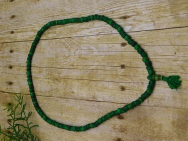 AFRICAN TRADE BEADS ROCK STONE LAPIDARY SPECIMEN