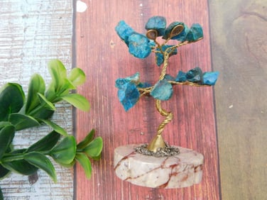 STONE TREE ROCK STONE LAPIDARY SPECIMEN