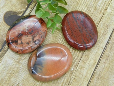 WORRY STONES ROCK STONE LAPIDARY SPECIMEN