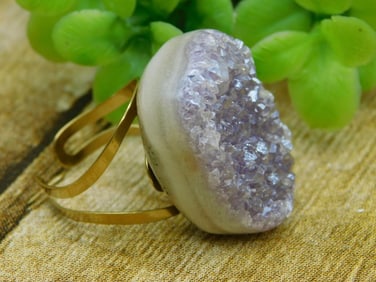 TITANIUM AMETHYST RING ROCK STONE LAPIDARY SPECIMEN