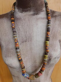 AFRICAN TRADE BEADS ROCK STONE LAPIDARY SPECIMEN