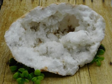 GEODE ROCK STONE LAPIDARY SPECIMEN